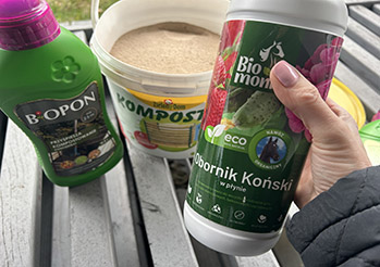 Kompost czy obornik - co lepsze na wiosnę?